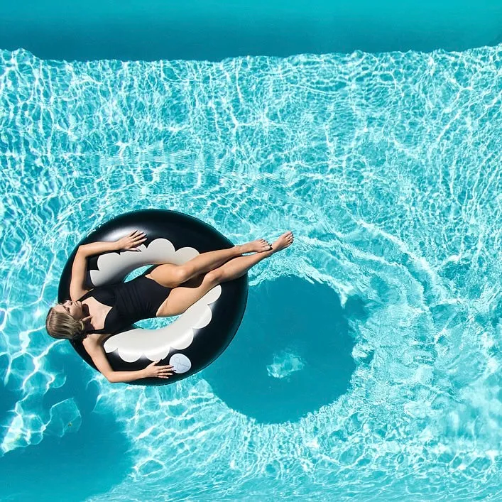 &Sunday Oversized Pool Tube - SCALLOP Black