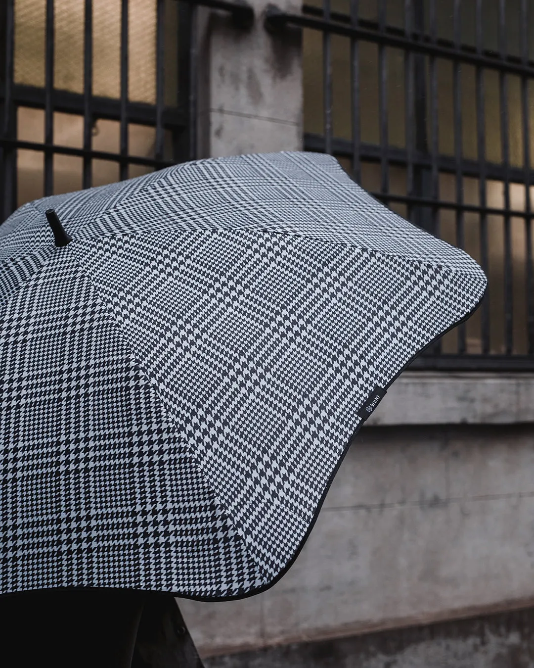BLUNT Classic Umbrella | Houndstooth