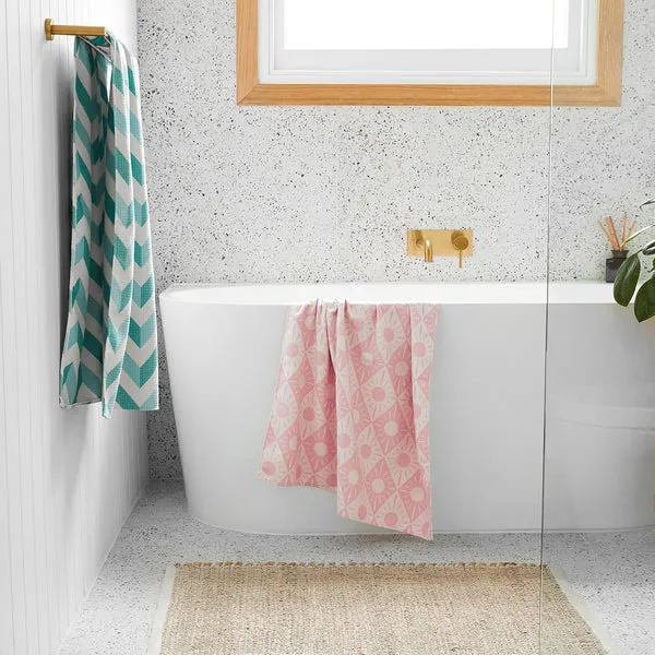 Dock & Bay | Waffle Towel | Diamond Pink XL