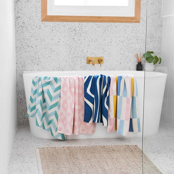 Dock & Bay | Waffle Towel | Diamond Pink XL