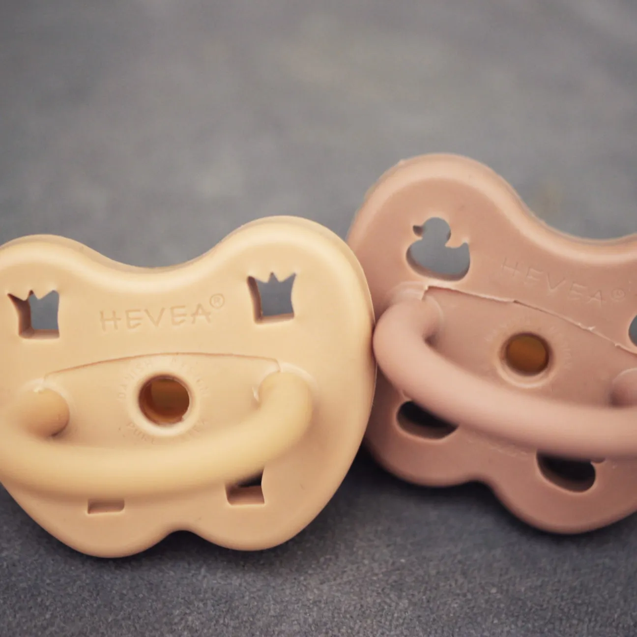 Hevea Pacifier 2-pack Orthodontic | Sandy Nude & Tan Beige 3-36 months BOX
