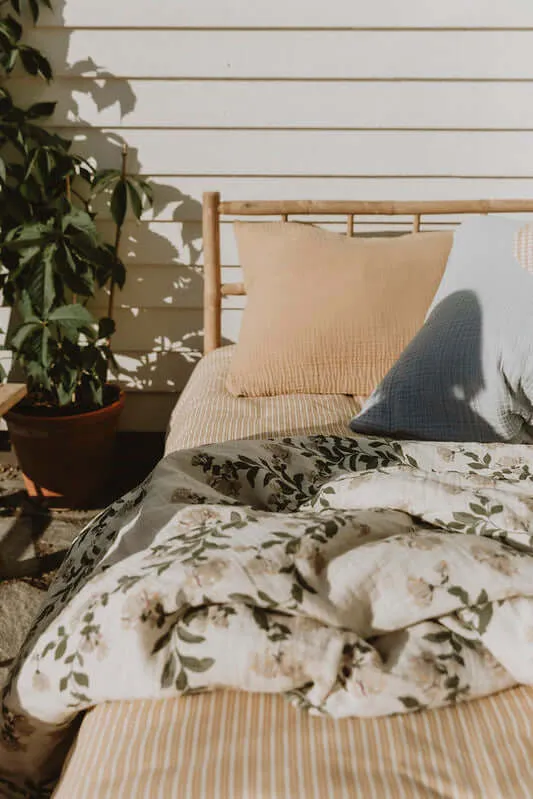 Honeysuckle Muslin Filled Quilt