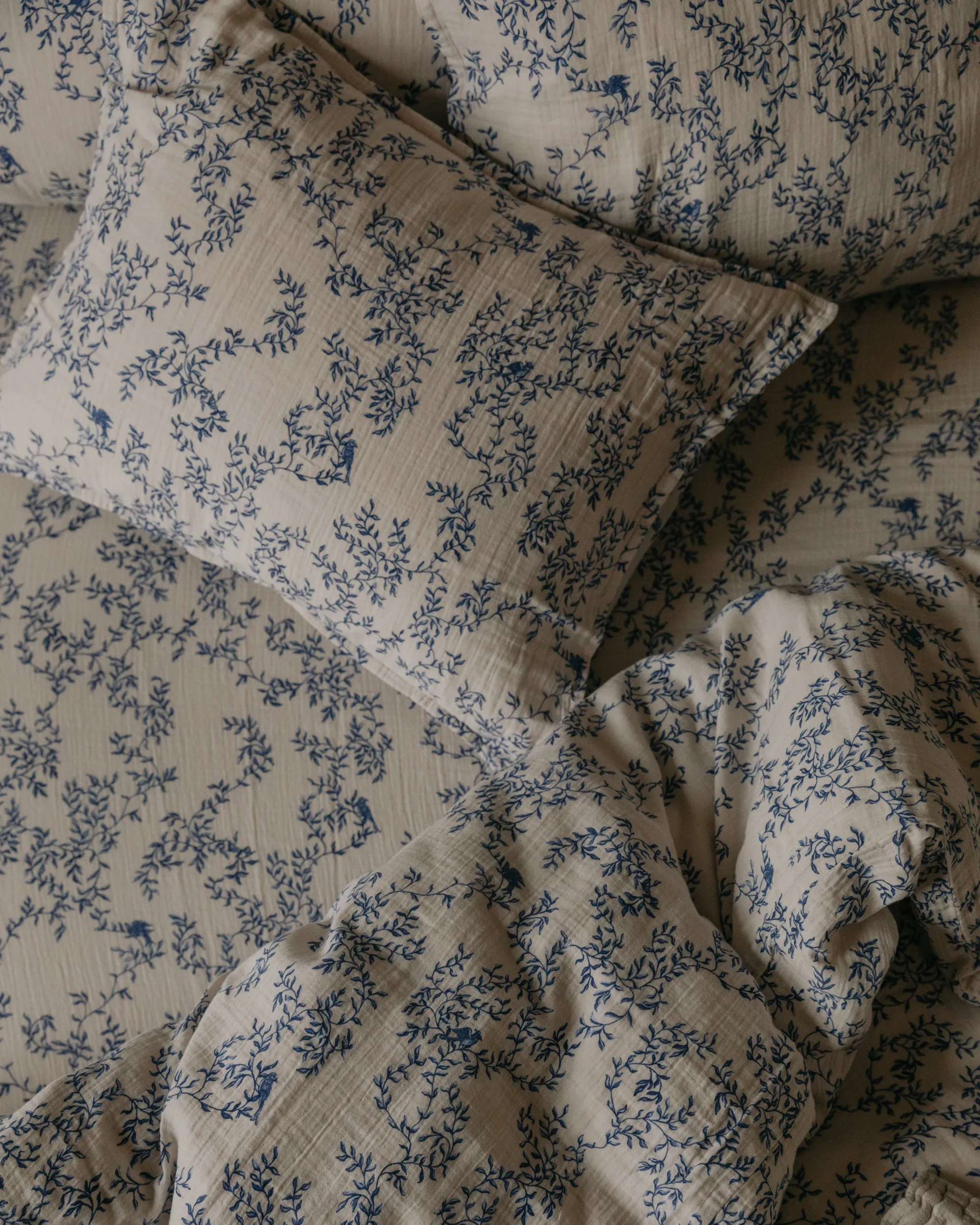Jardim Muslin Pillowcase