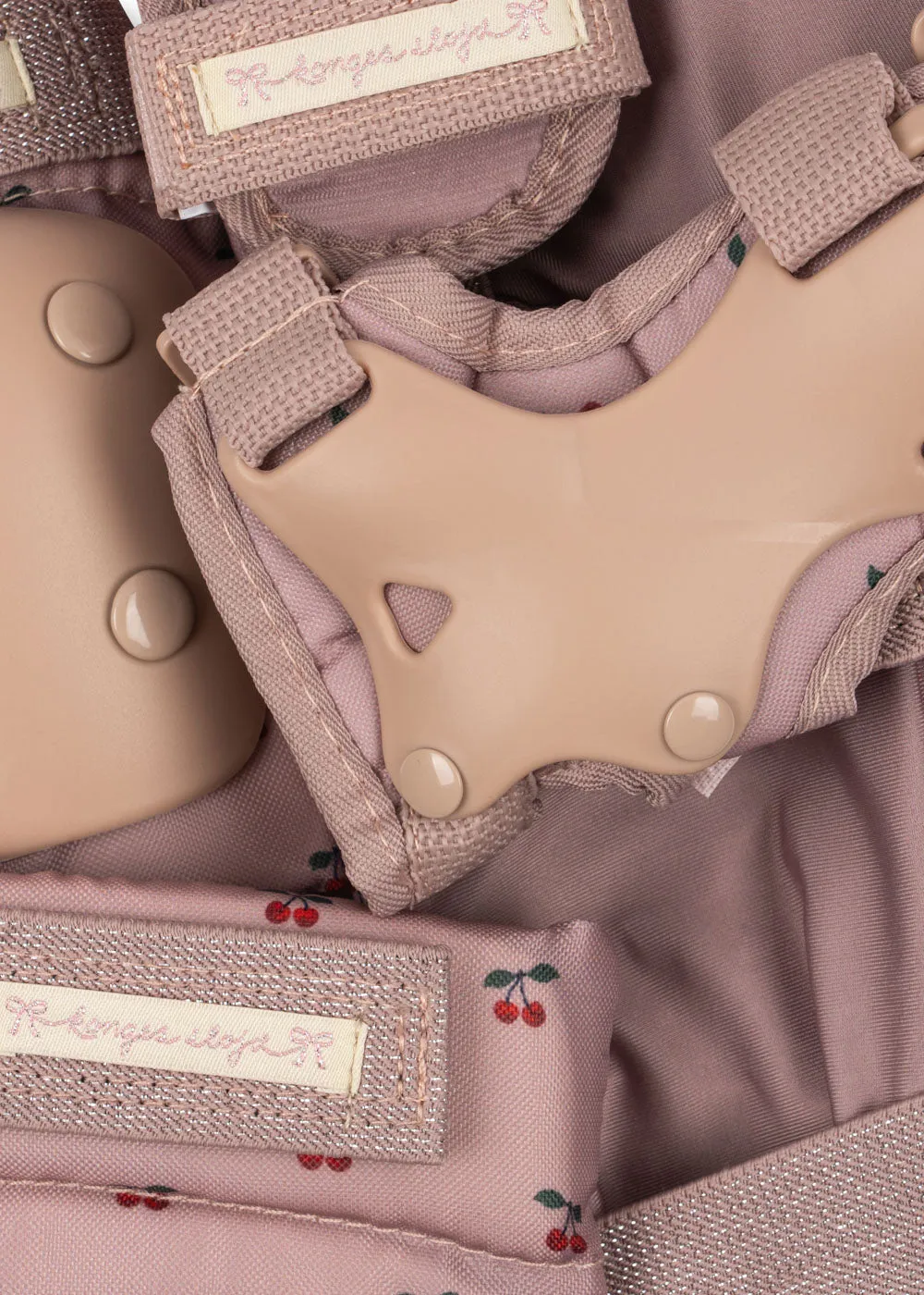 Konges Sløjd Protective Gear | Cherry