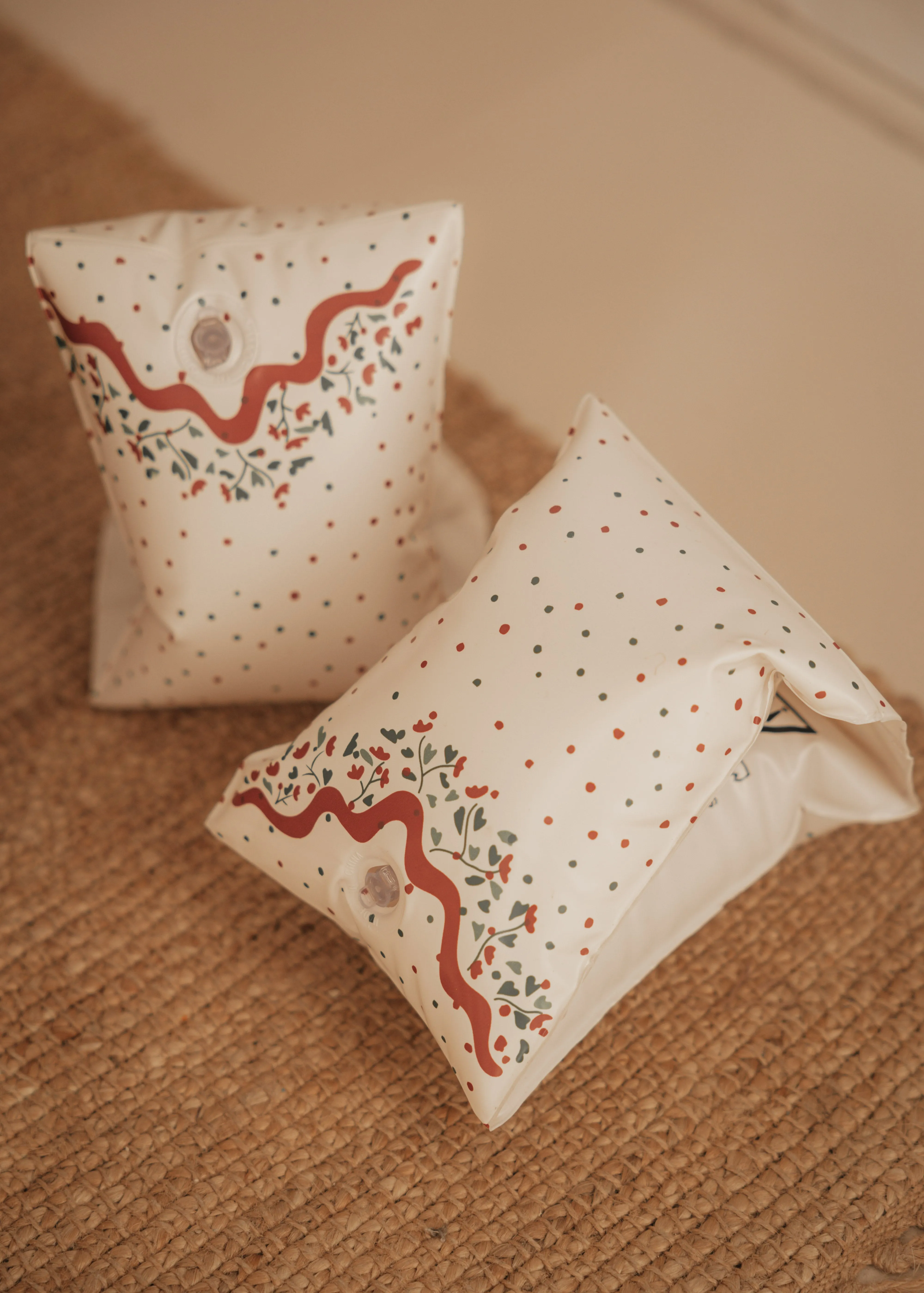 Mrs Ertha Inflatable Arm Bands | Unique Dots