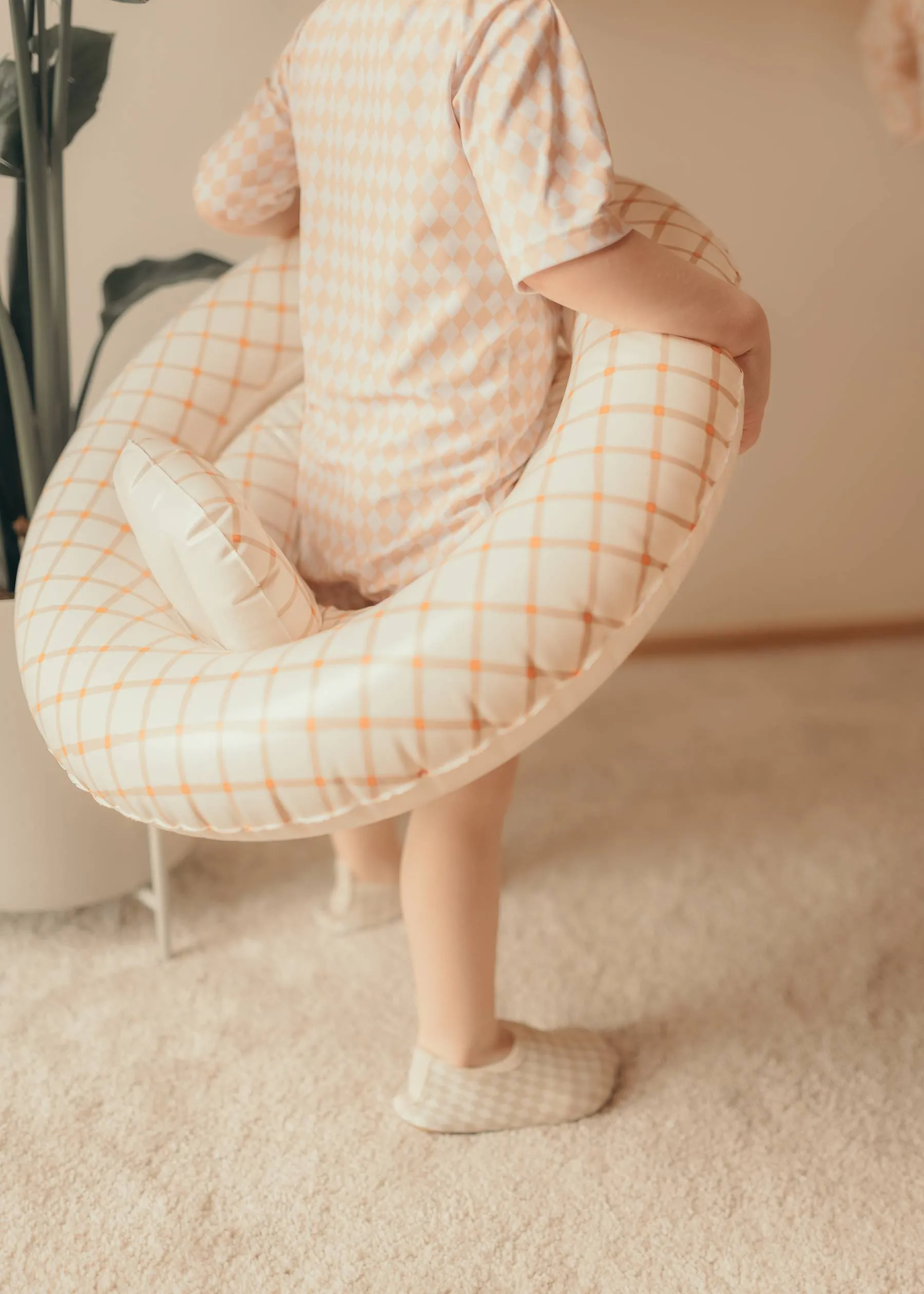 Mrs Ertha Inflatable Baby Seat | Speckled Diamond