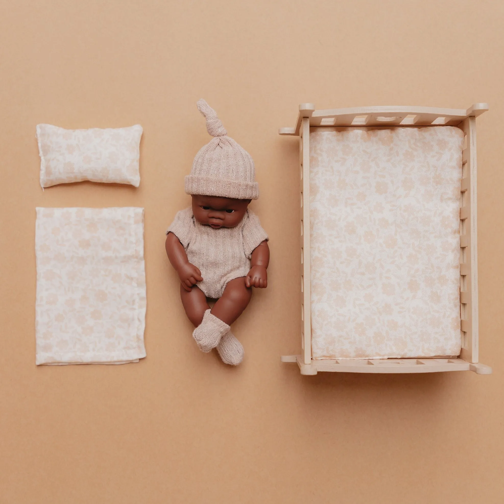 Mrs Ertha Lupitas Doll | Jinny | Bouquet Silhouette