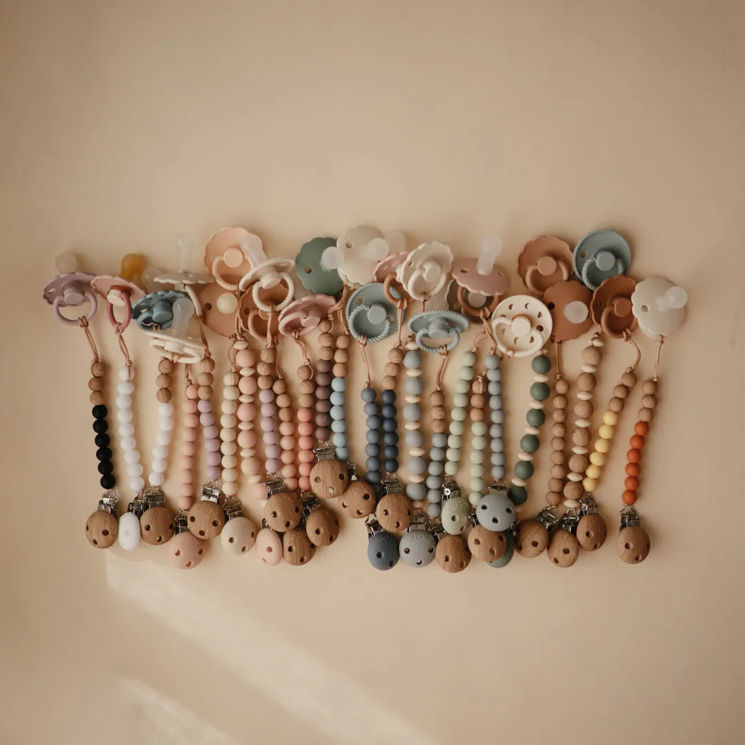 Mushie Pacificer Clip | Luna Dried Thyme