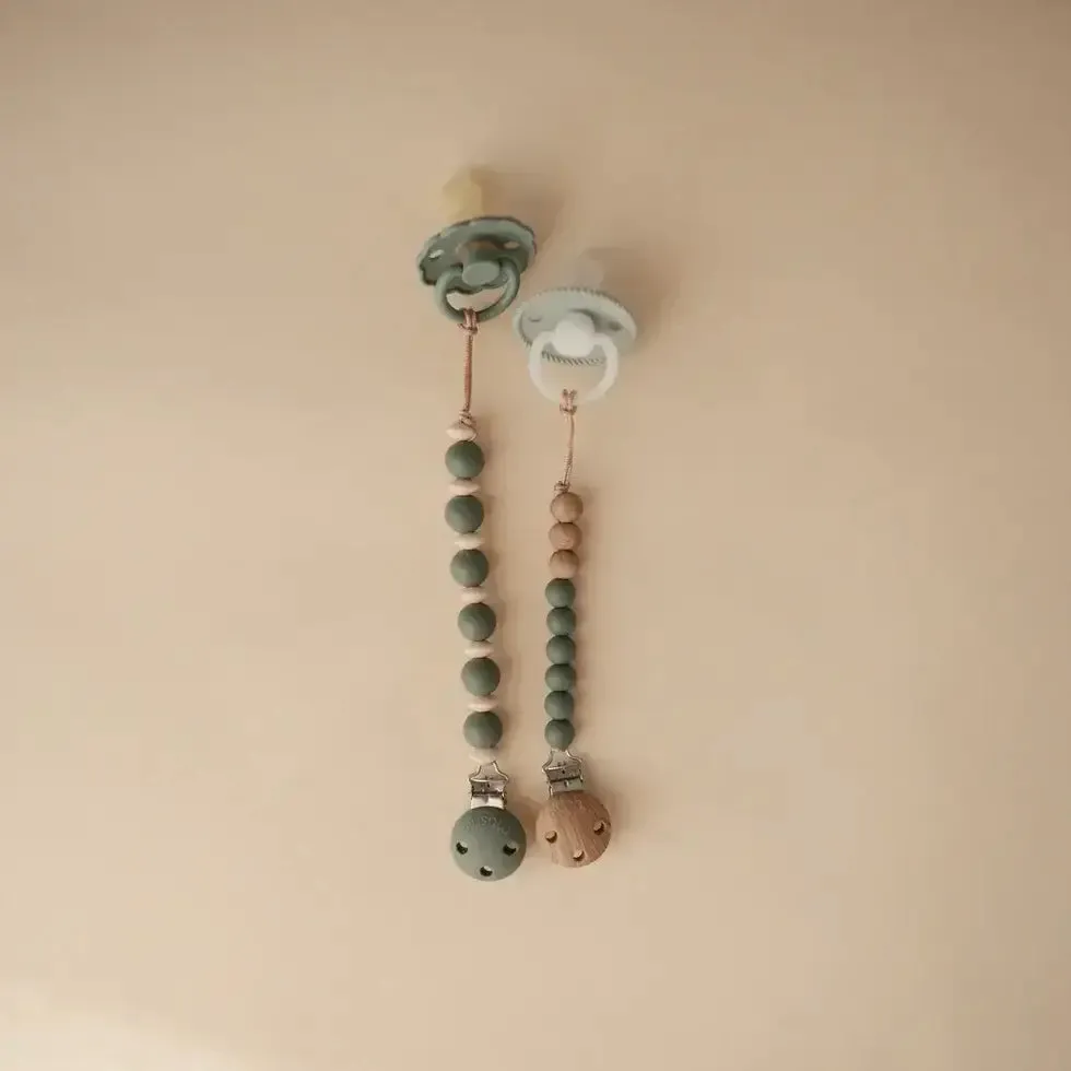 Mushie Pacificer Clip | Luna Dried Thyme