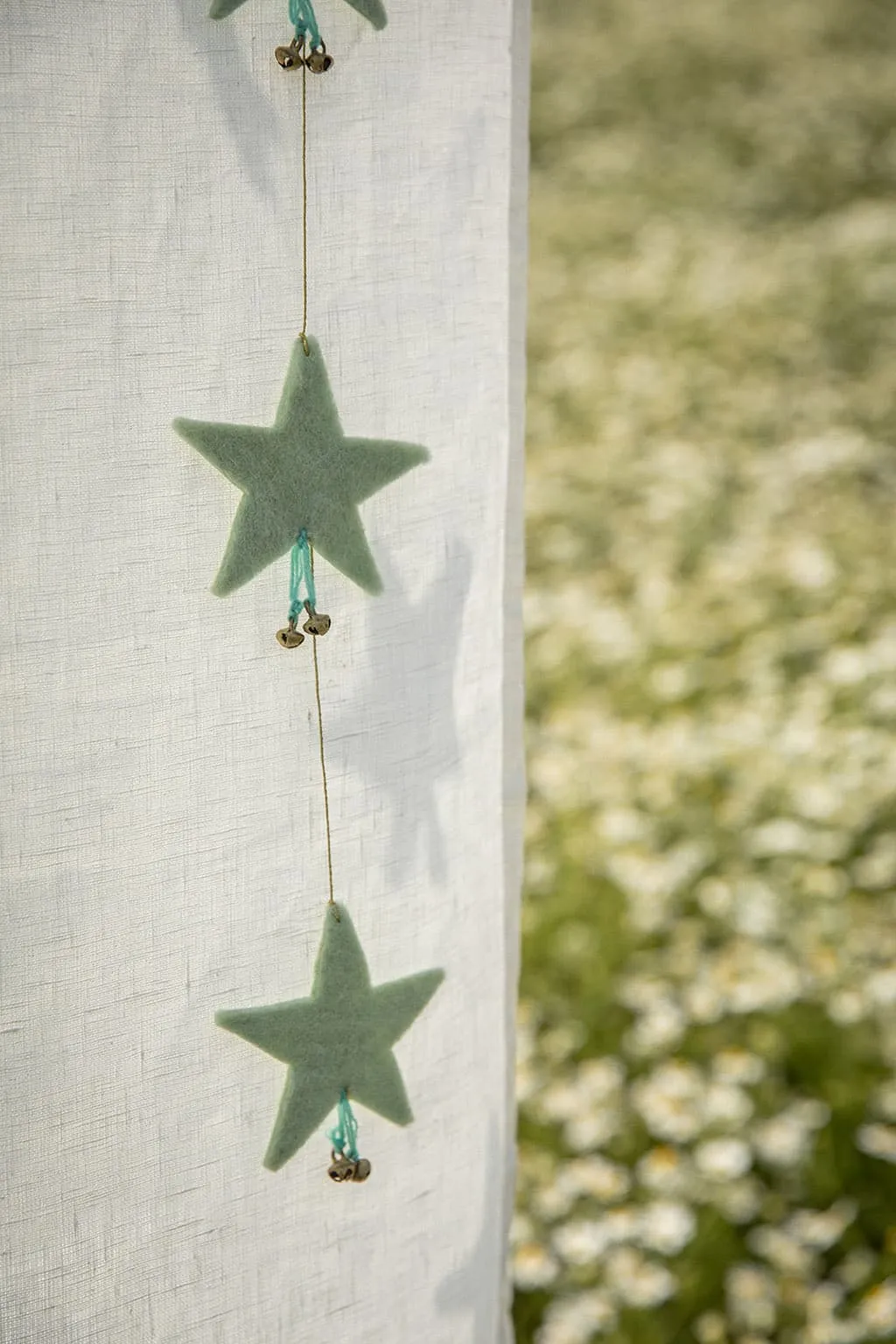 Muskhane Falling Star Garland | Mint