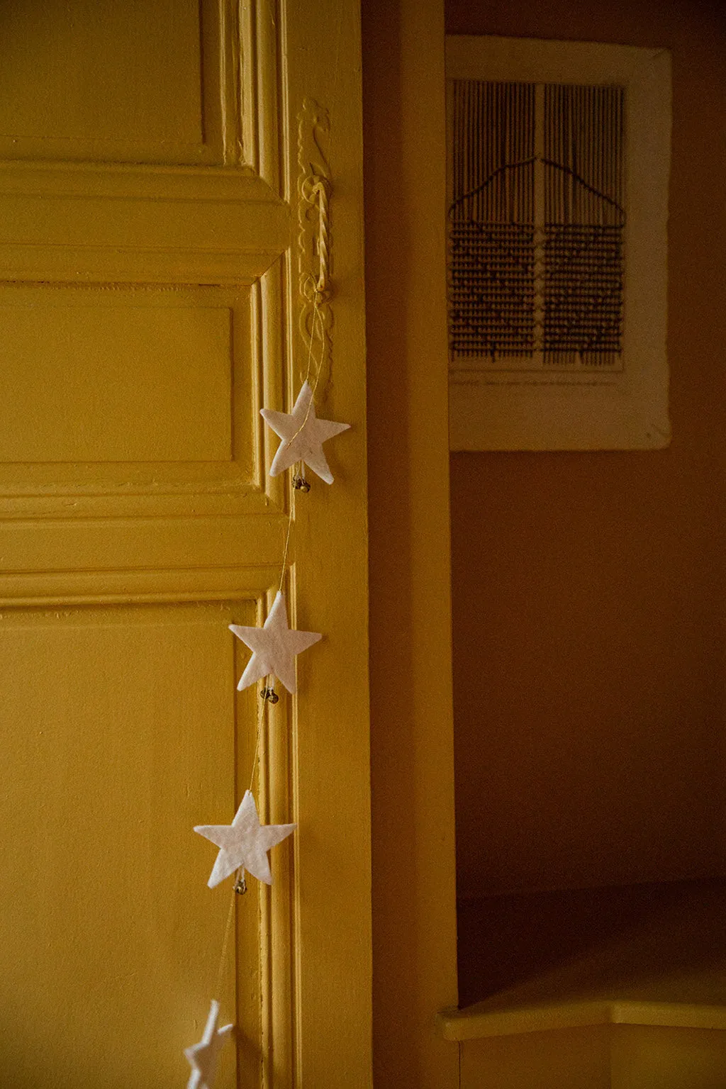 Muskhane Falling Star Garland | Natural