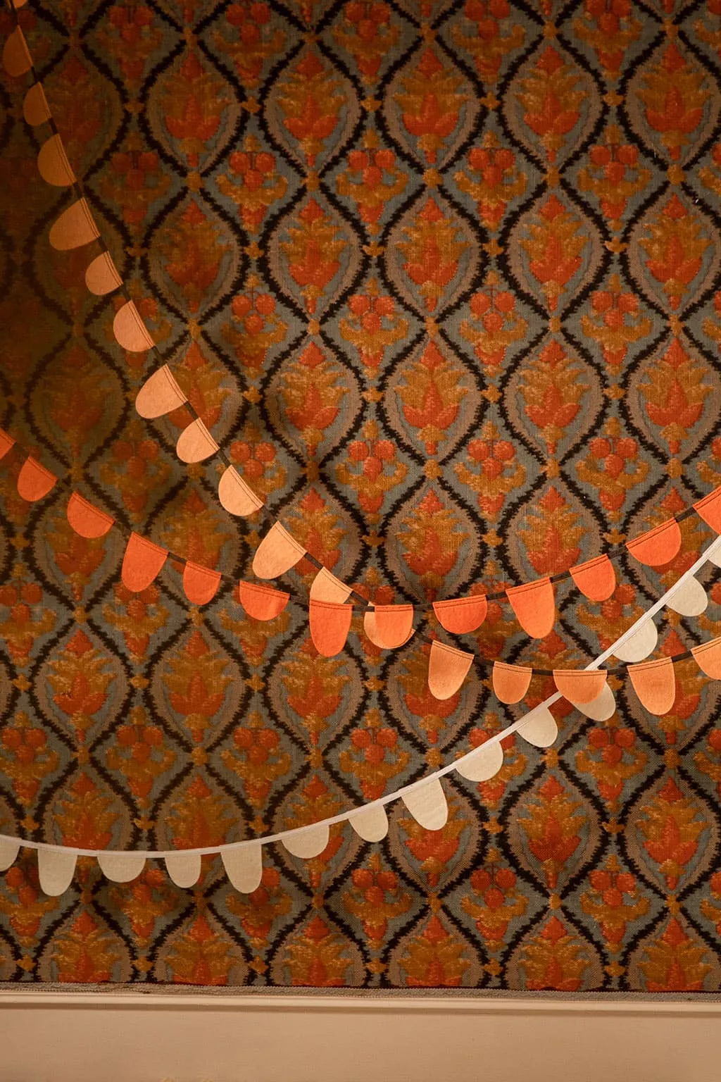 Muskhane Felt Round Garland | Apricot Blush