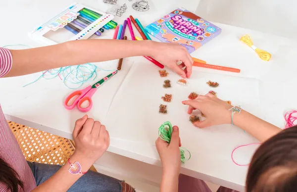 Ooly DIY Shrink Art Kit - BFF