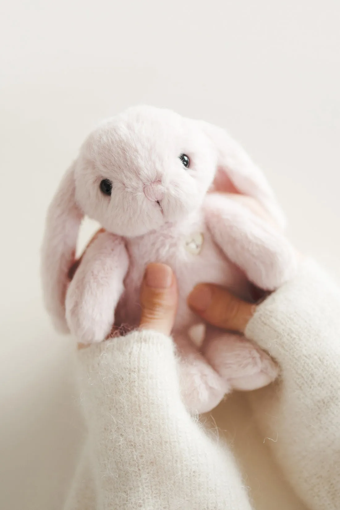 Snuggle Bunnies | Penelope the Bunny | Blossom