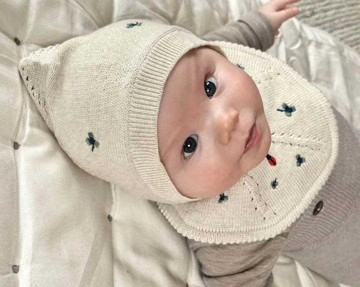 Teething Bib - Flora | Clover in Cream