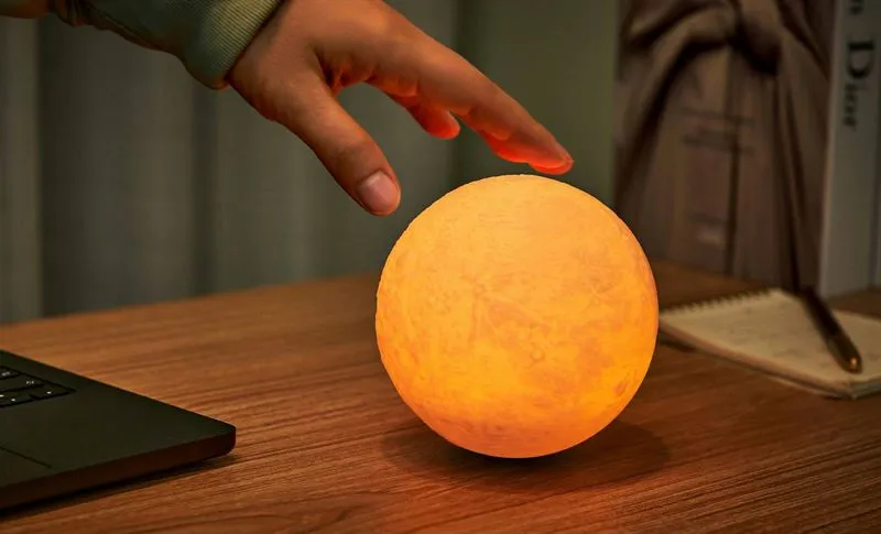 Walnut LUNASPIN Moon Lamp - Mini Smart LED Light