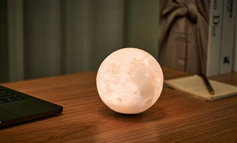 Walnut LUNASPIN Moon Lamp - Mini Smart LED Light