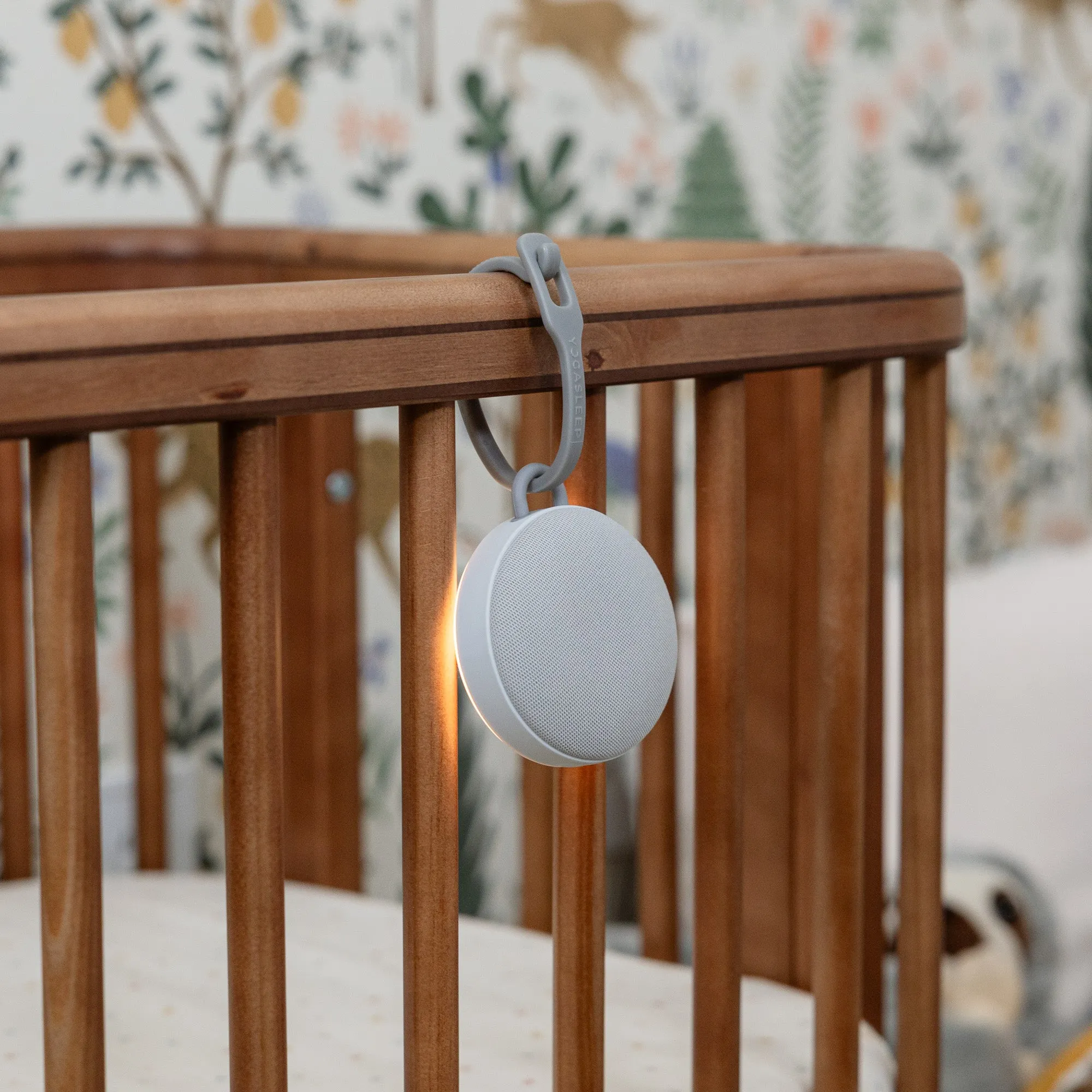 Yogasleep Hushh 2 Sound Machine   Night Light