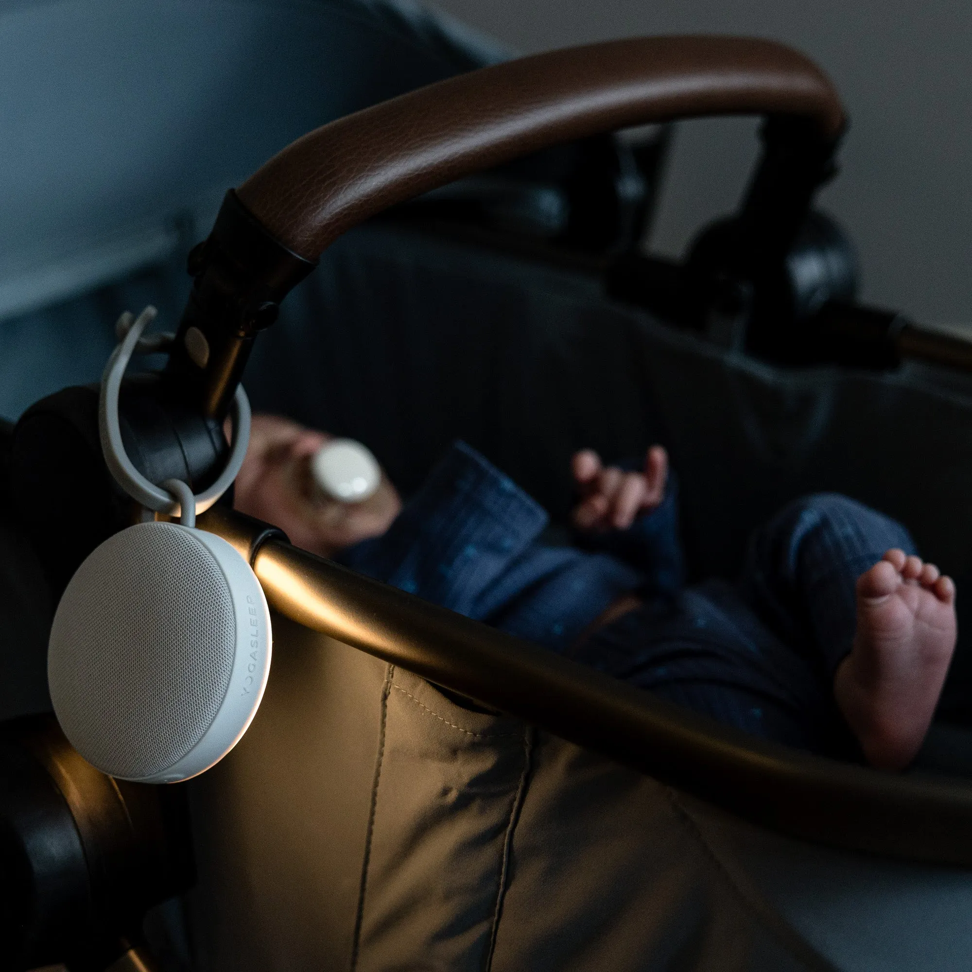 Yogasleep Hushh 2 Sound Machine   Night Light